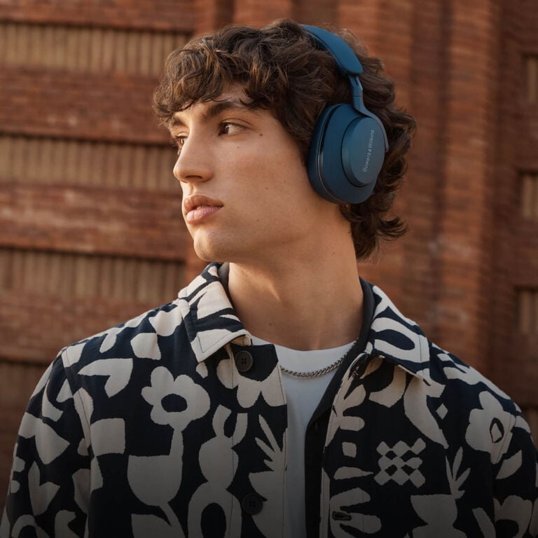 Over-Ear Headphones - Wireless & Noise Cancelling