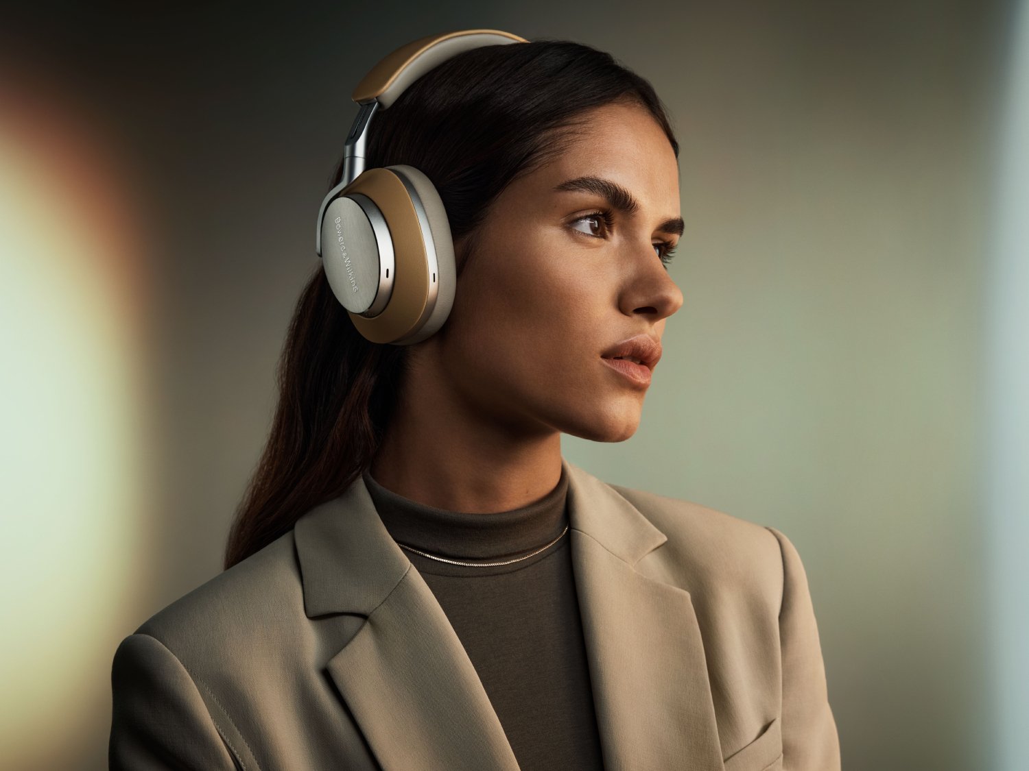  Bowers & Wilkins Px8 Over-Ear Wireless Headphones