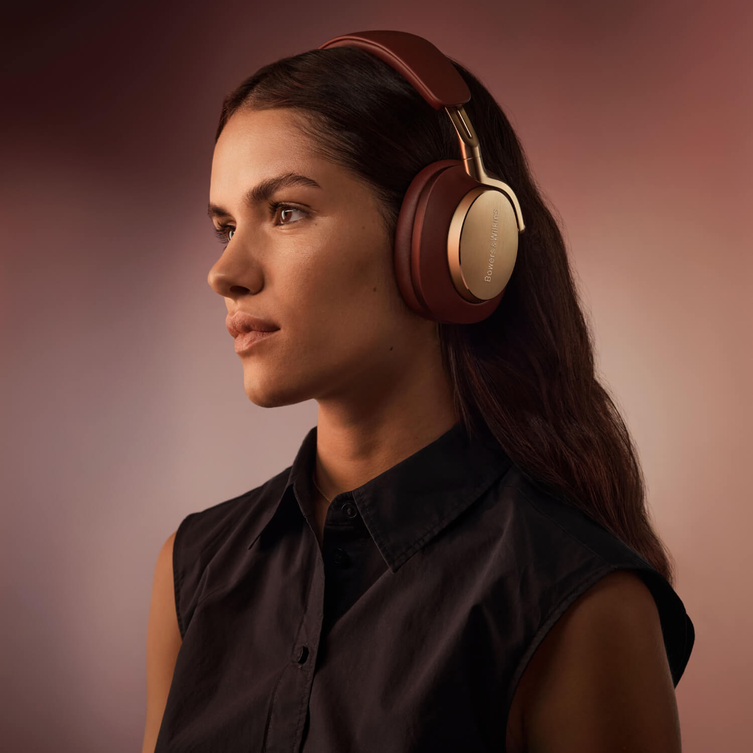 https://www.bowerswilkins.com/on/demandware.static/-/Sites-master-catalog-soundunited/default/dw394df156/bowers/Rich-Content/bw_px8_herobanner_mobile.jpg